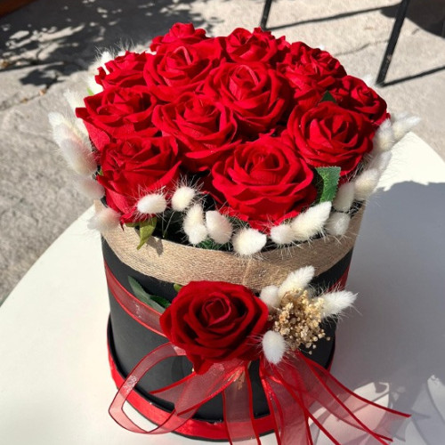 Aksaray Kırmızı Gül Kutu Aranjmanı