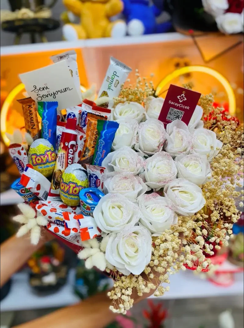 Kutuda Beyaz Gül Çikolata 