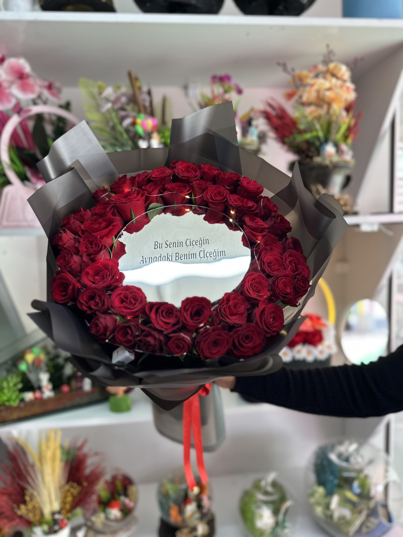 50 adet canlı gül ayna 8 adet balon 