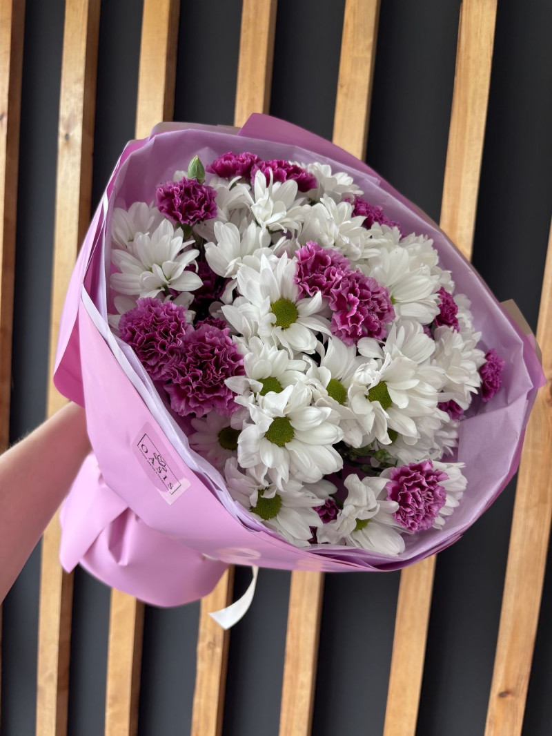 Mevsimlik çiçeklerle çiçeklerle seni seviyorum buketi