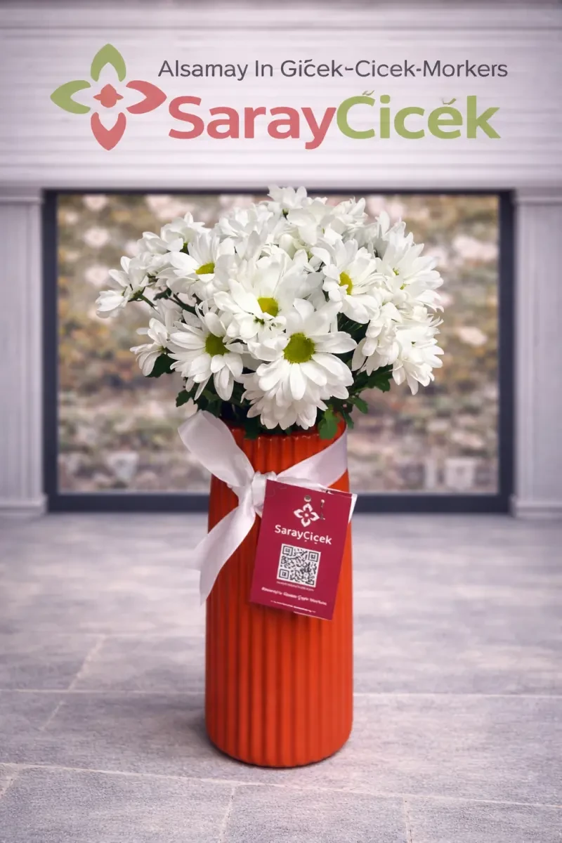 Renkli vazoda papatya